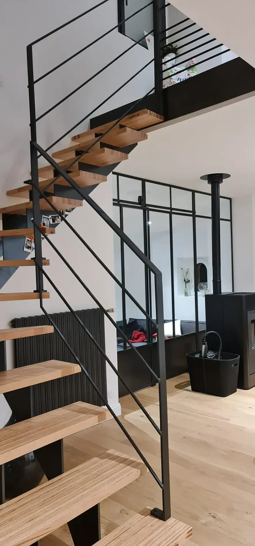 Salon escalier après travaux