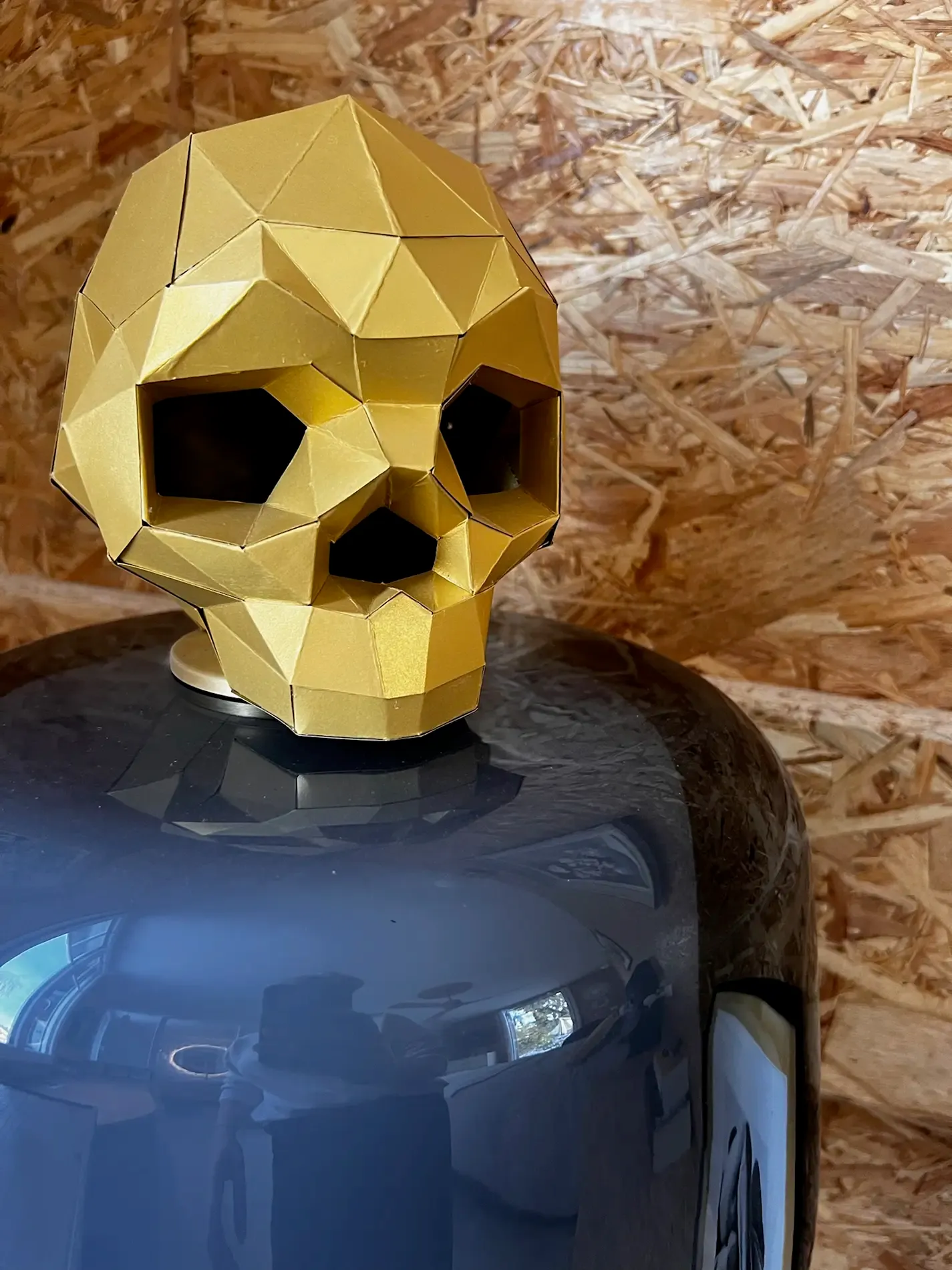 Détail décoration lampe crâne polygones