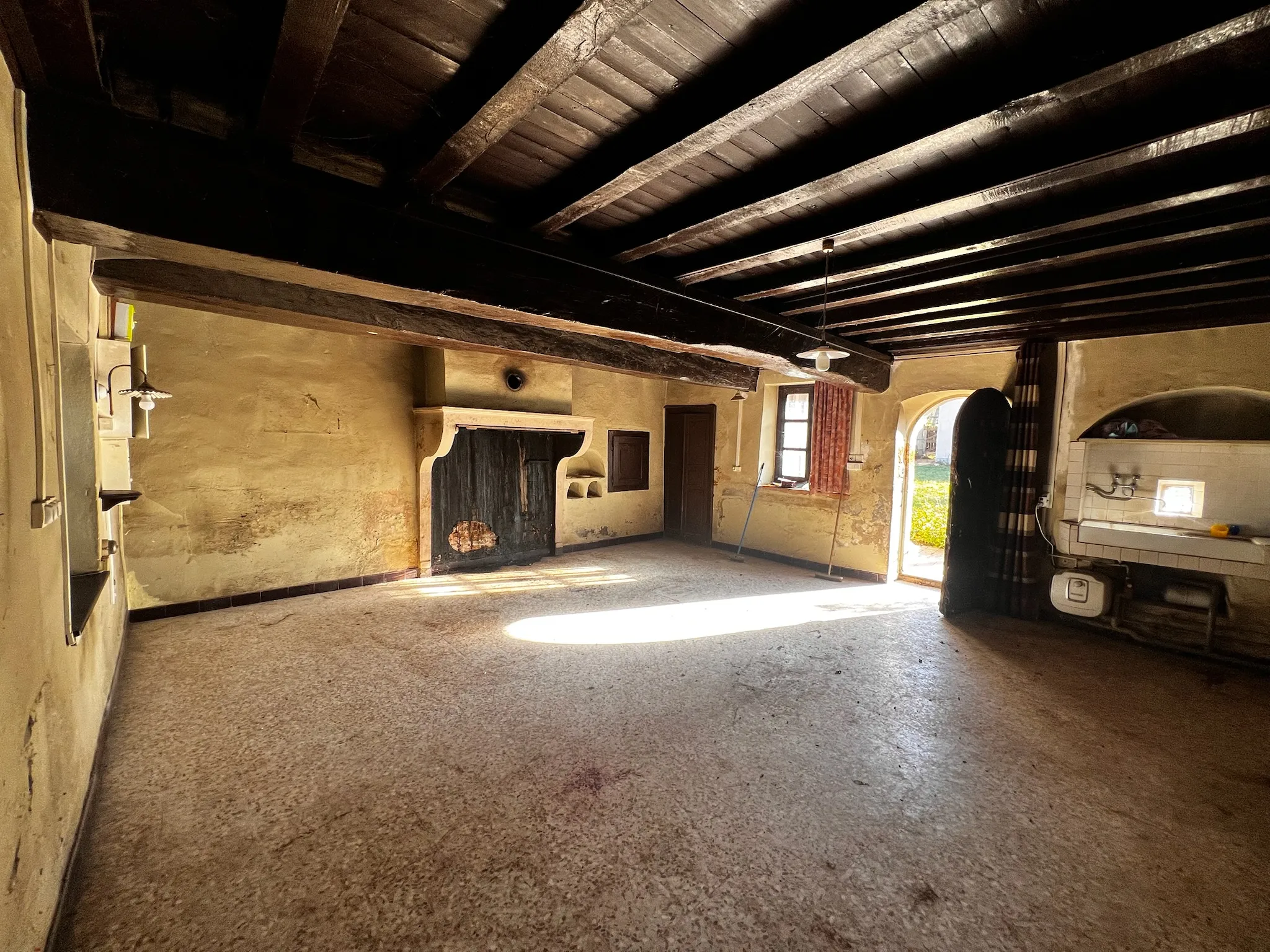 Mur en pisé typique de la région Rhône-Alpes