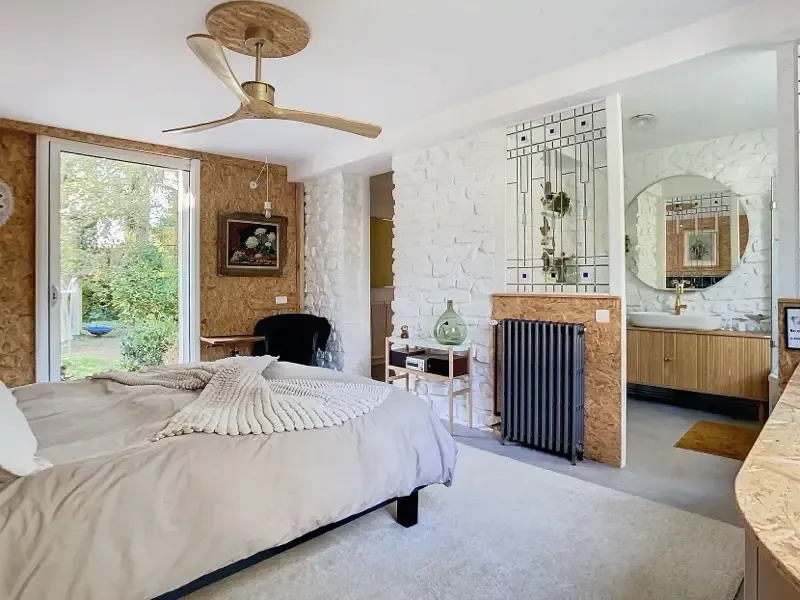 Perspective à la main avec mise en couleur